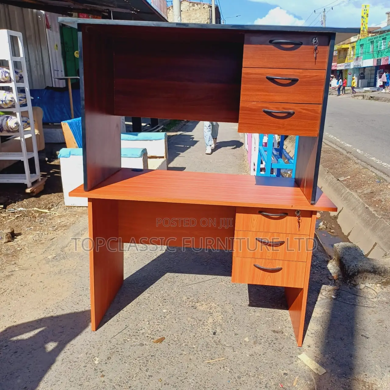 QUALITY OFFICE DESKS Available (Payment on Delivery)