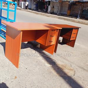 QUALITY OFFICE DESKS Available (Payment on Delivery)