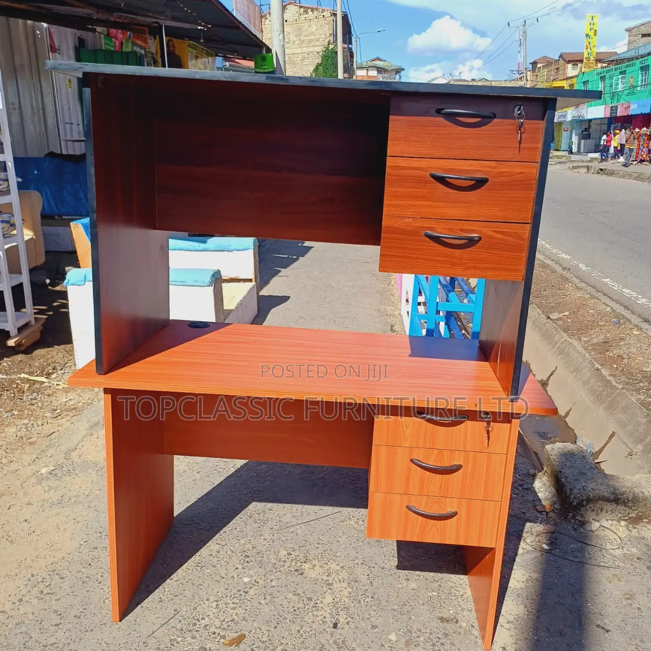 QUALITY OFFICE DESKS Available (Payment on Delivery)