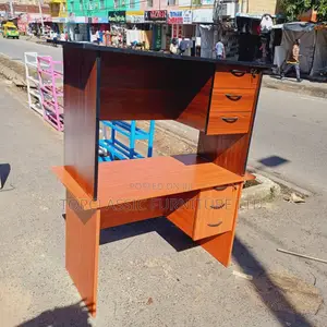 QUALITY OFFICE DESKS Available (Payment on Delivery)