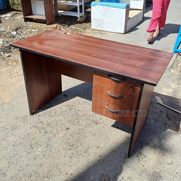QUALITY OFFICE DESKS Available (Payment on Delivery)