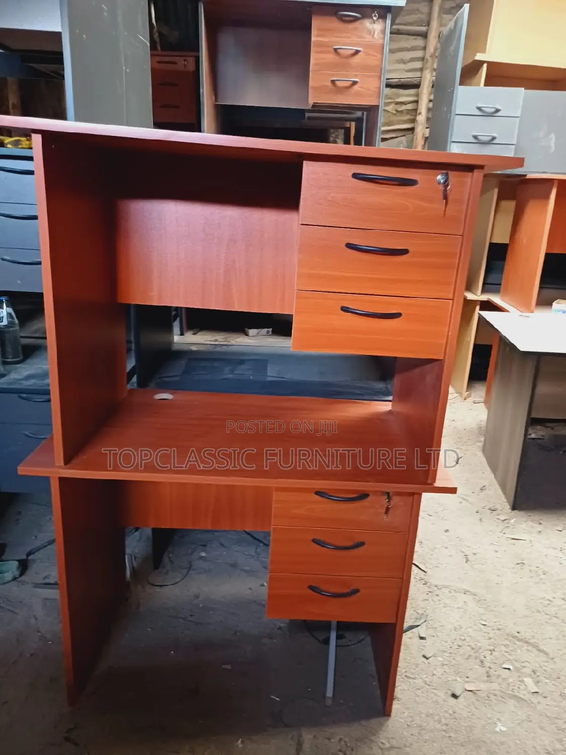 QUALITY OFFICE DESKS Available (Payment on Delivery)