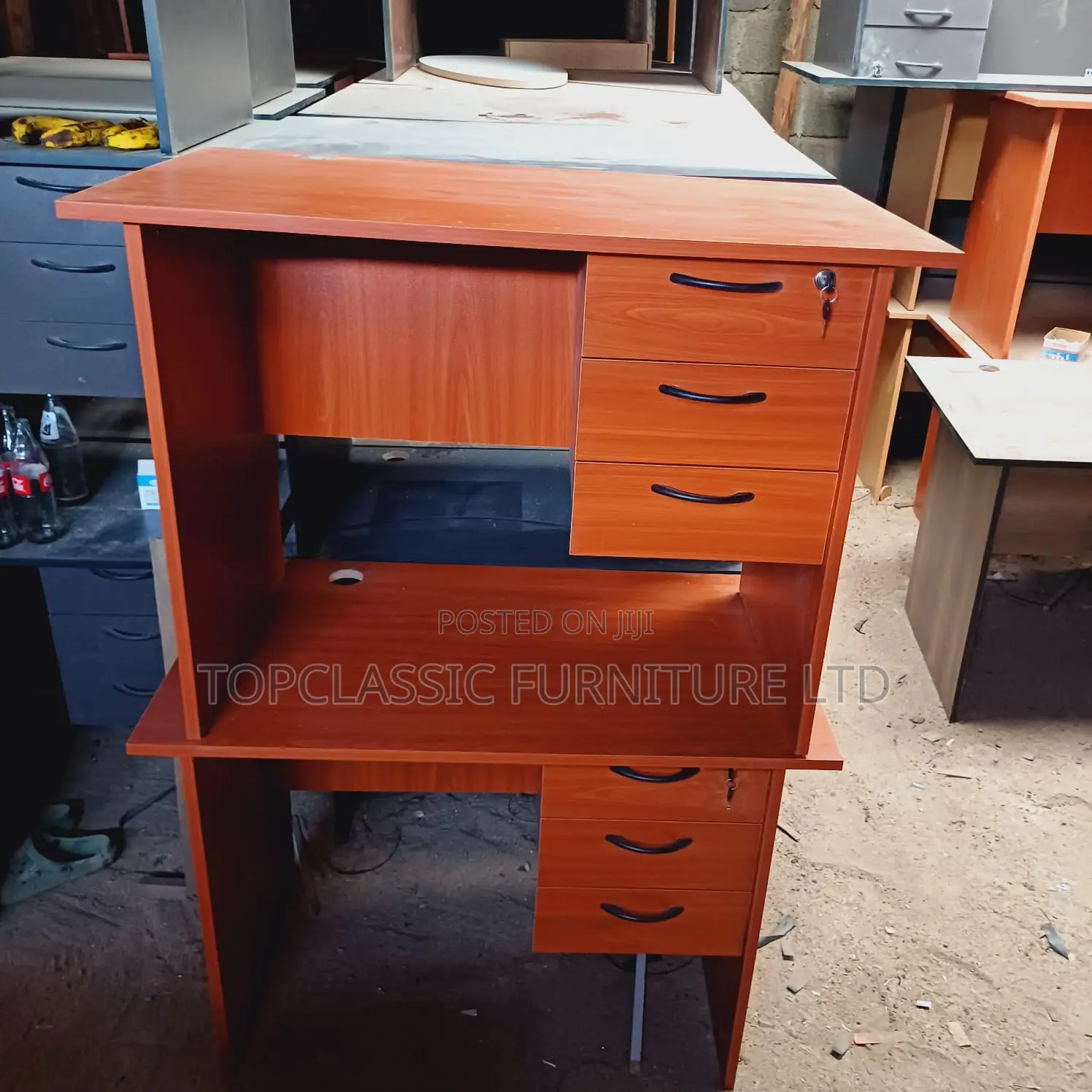 QUALITY OFFICE DESKS Available (Payment on Delivery)