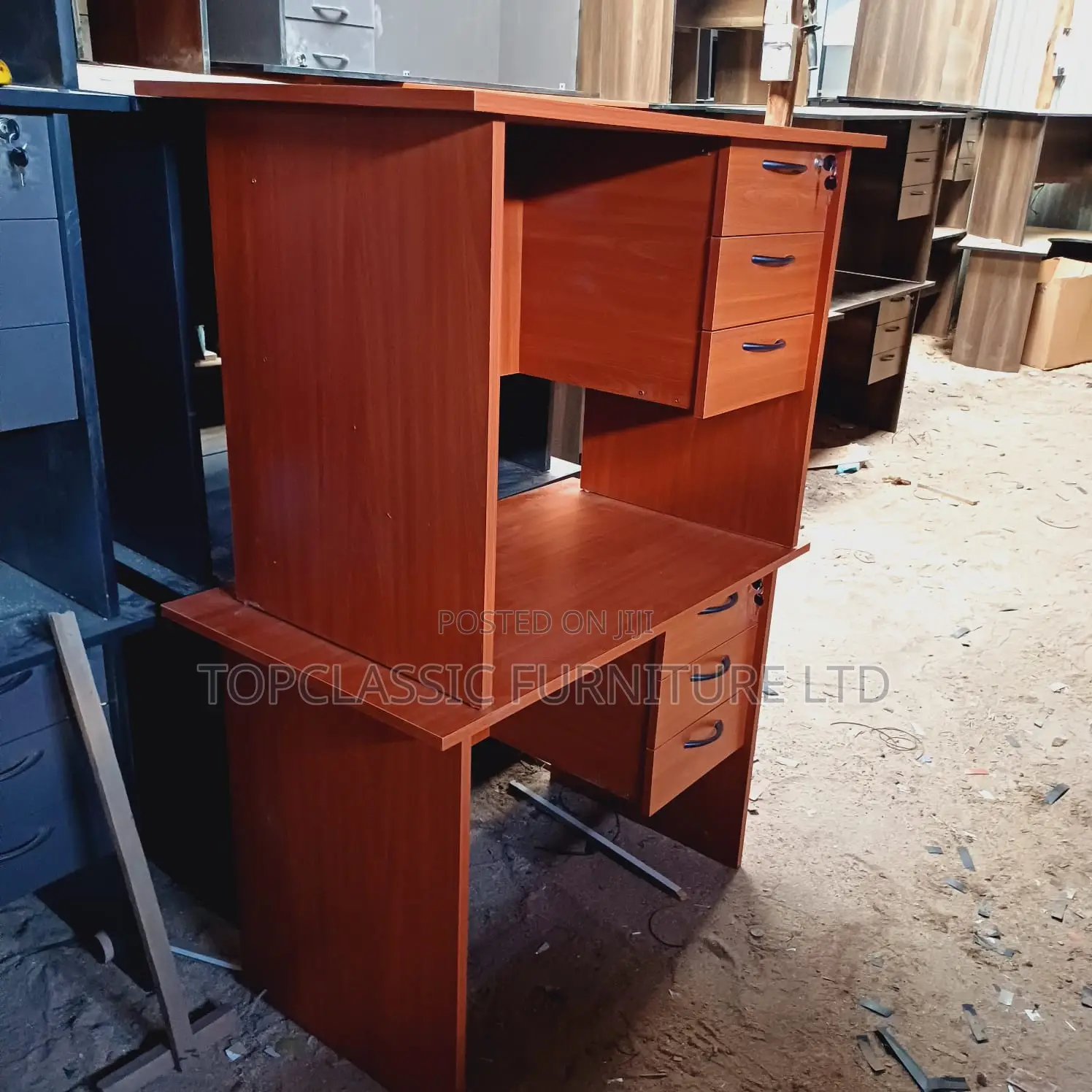 QUALITY OFFICE DESKS Available (Payment on Delivery)
