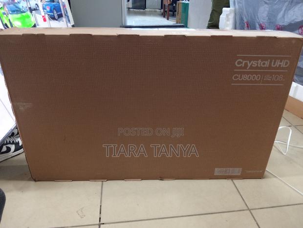 43 Inch Samsung Smart Crystal UHD Cu8000 - thumbnail 2