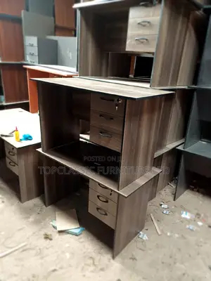 QUALITY OFFICE DESKS Available (Payment on Delivery)