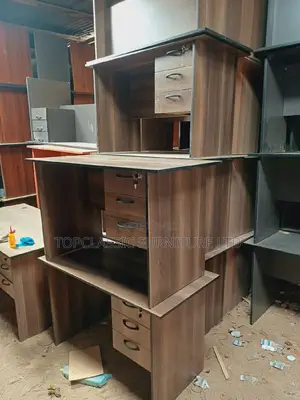 QUALITY OFFICE DESKS Available (Payment on Delivery)