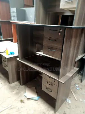 QUALITY OFFICE DESKS Available (Payment on Delivery)