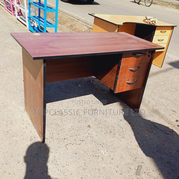 QUALITY OFFICE DESKS Available (Payment on Delivery)