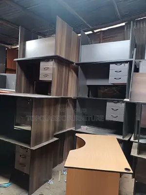 QUALITY OFFICE DESKS Available (Payment on Delivery)