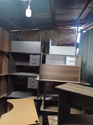 QUALITY OFFICE DESKS Available (Payment on Delivery)