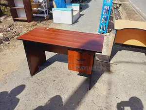 QUALITY OFFICE DESKS Available (Payment on Delivery)