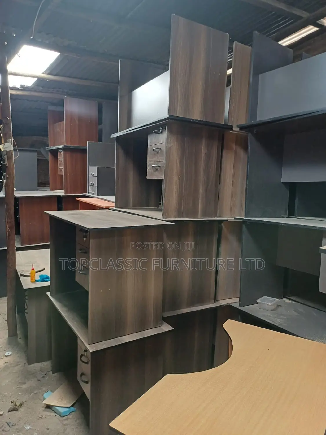QUALITY OFFICE DESKS Available (Payment on Delivery)