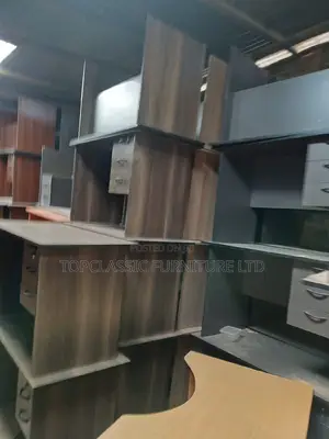 QUALITY OFFICE DESKS Available (Payment on Delivery)