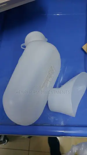 Urine Container / Plastic Urinal