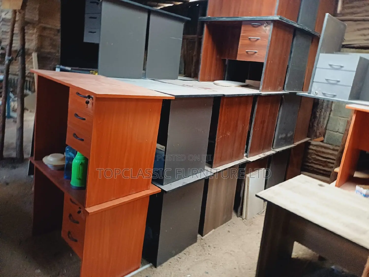 QUALITY OFFICE DESKS Available (Payment on Delivery)