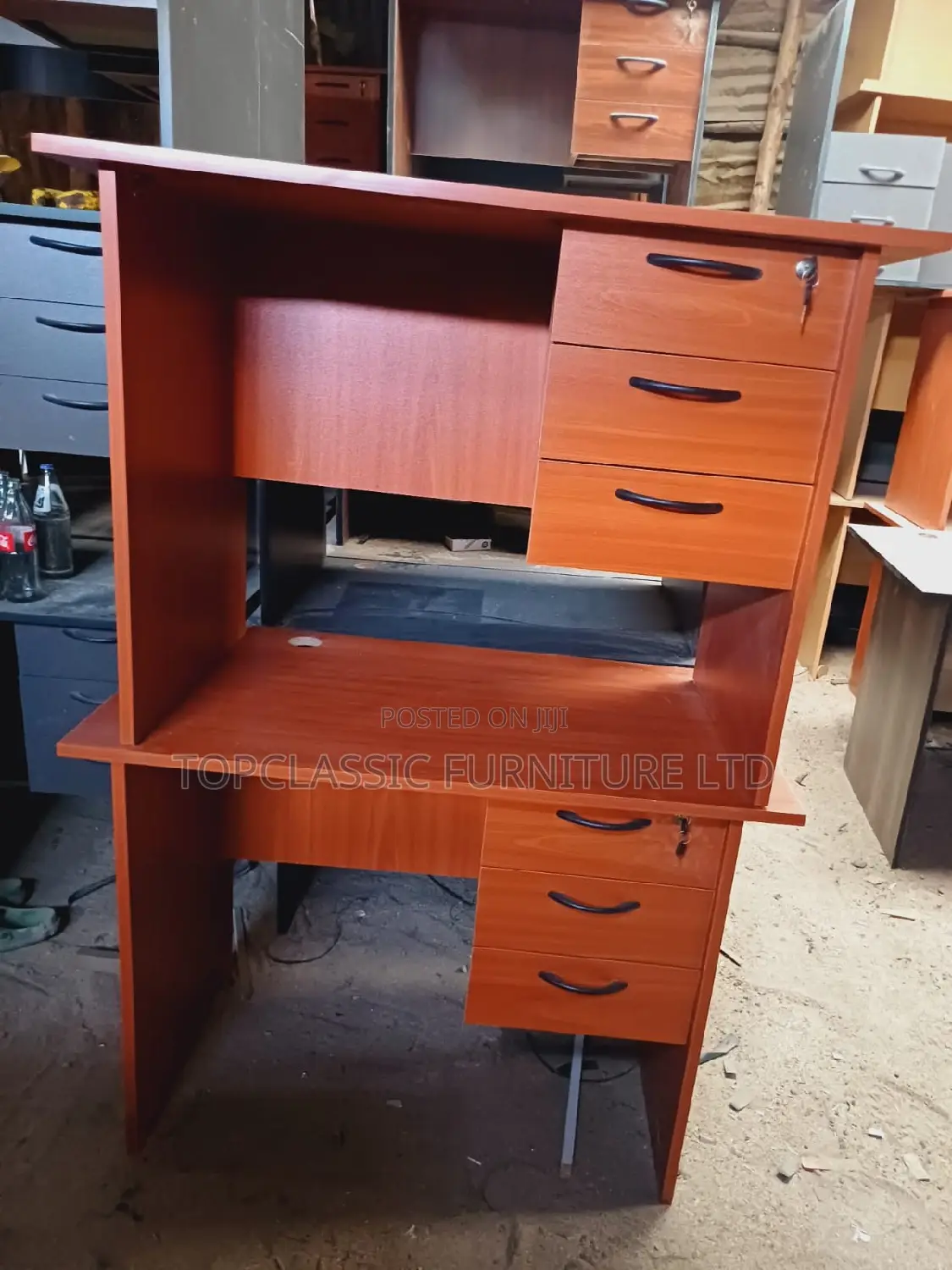 QUALITY OFFICE DESKS Available (Payment on Delivery)