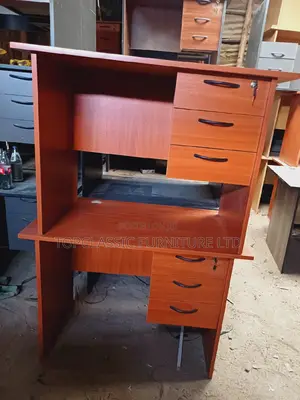 QUALITY OFFICE DESKS Available (Payment on Delivery)