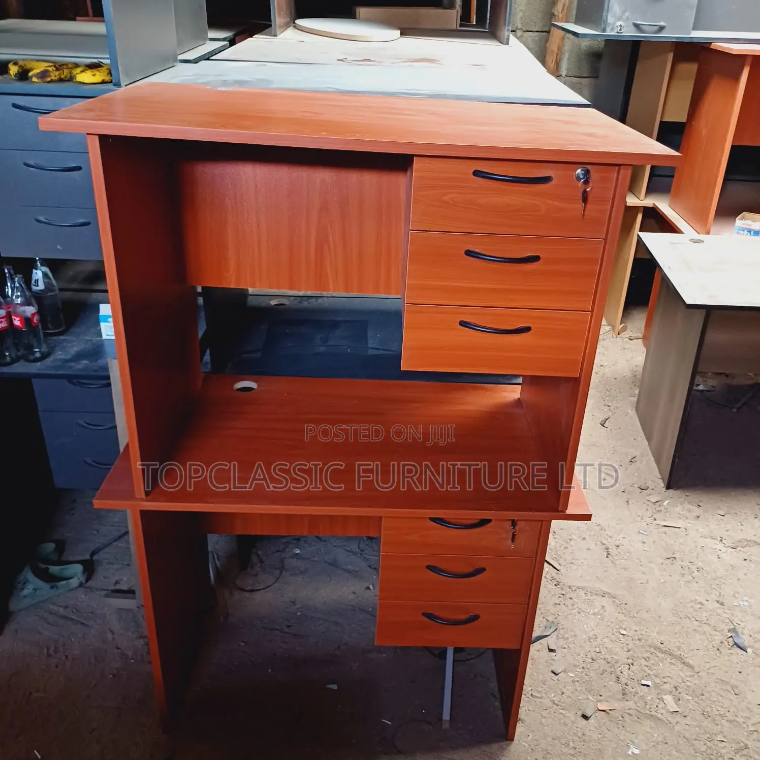 QUALITY OFFICE DESKS Available (Payment on Delivery)