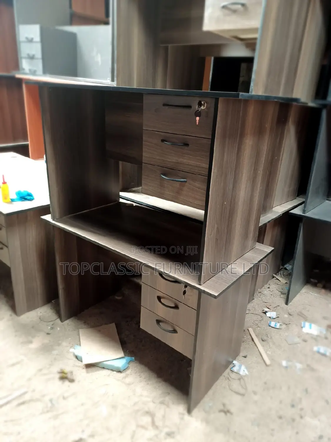 QUALITY OFFICE DESKS Available (Payment on Delivery)