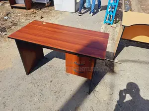 QUALITY OFFICE DESKS Available (Payment on Delivery)