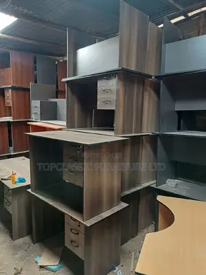 QUALITY OFFICE DESKS Available (Payment on Delivery)