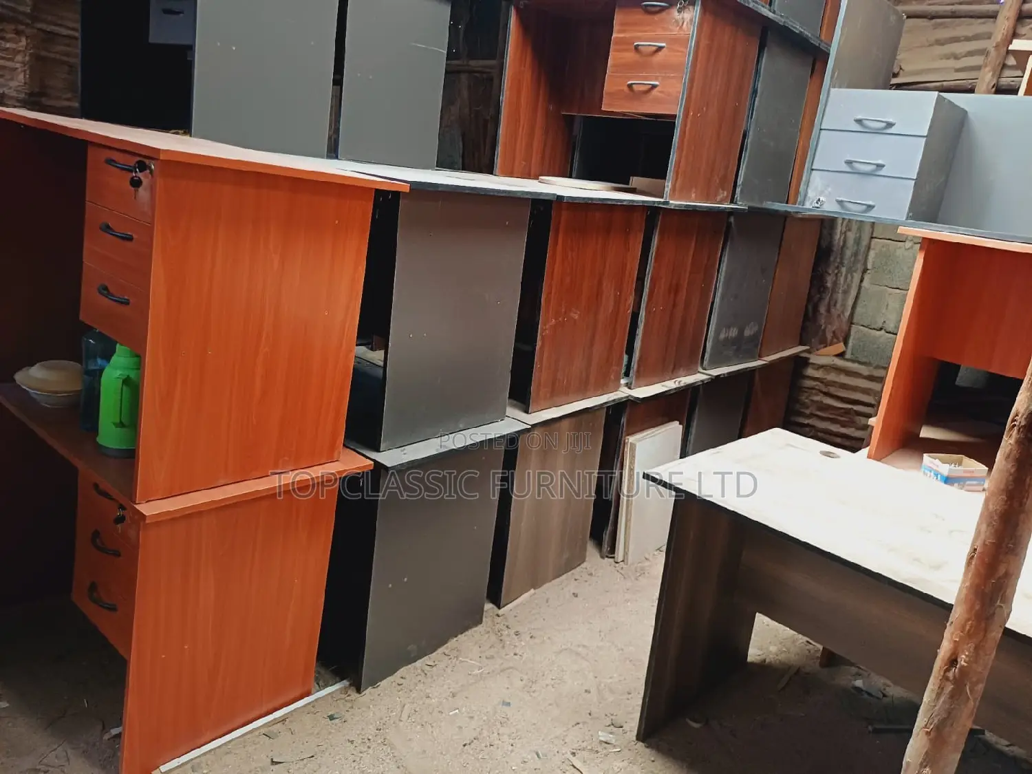 QUALITY OFFICE DESKS Available (Payment on Delivery)