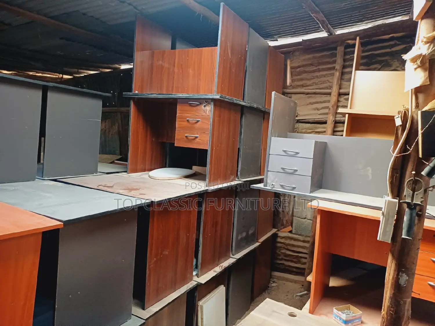 QUALITY OFFICE DESKS Available (Payment on Delivery)