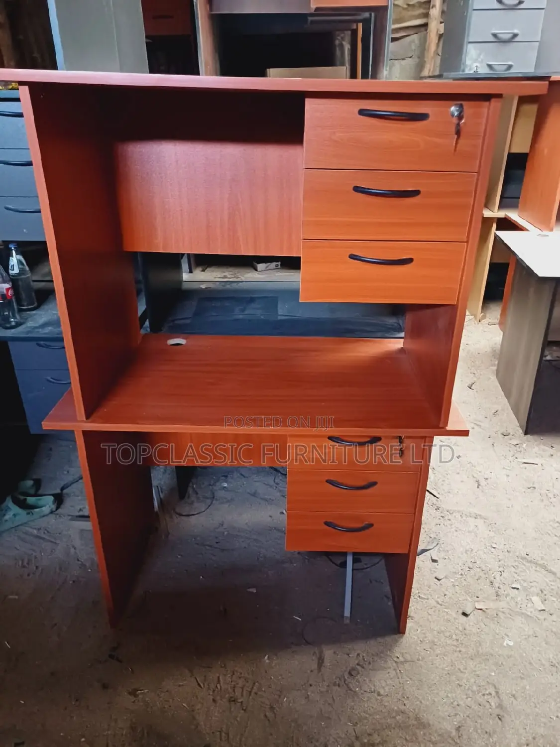 QUALITY OFFICE DESKS Available (Payment on Delivery)