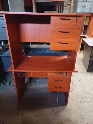 QUALITY OFFICE DESKS Available (Payment on Delivery)