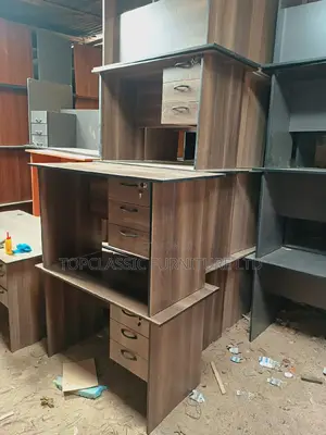 QUALITY OFFICE DESKS Available (Payment on Delivery)