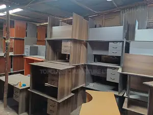 QUALITY OFFICE DESKS Available (Payment on Delivery)