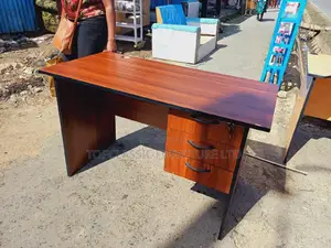 QUALITY OFFICE DESKS Available (Payment on Delivery)