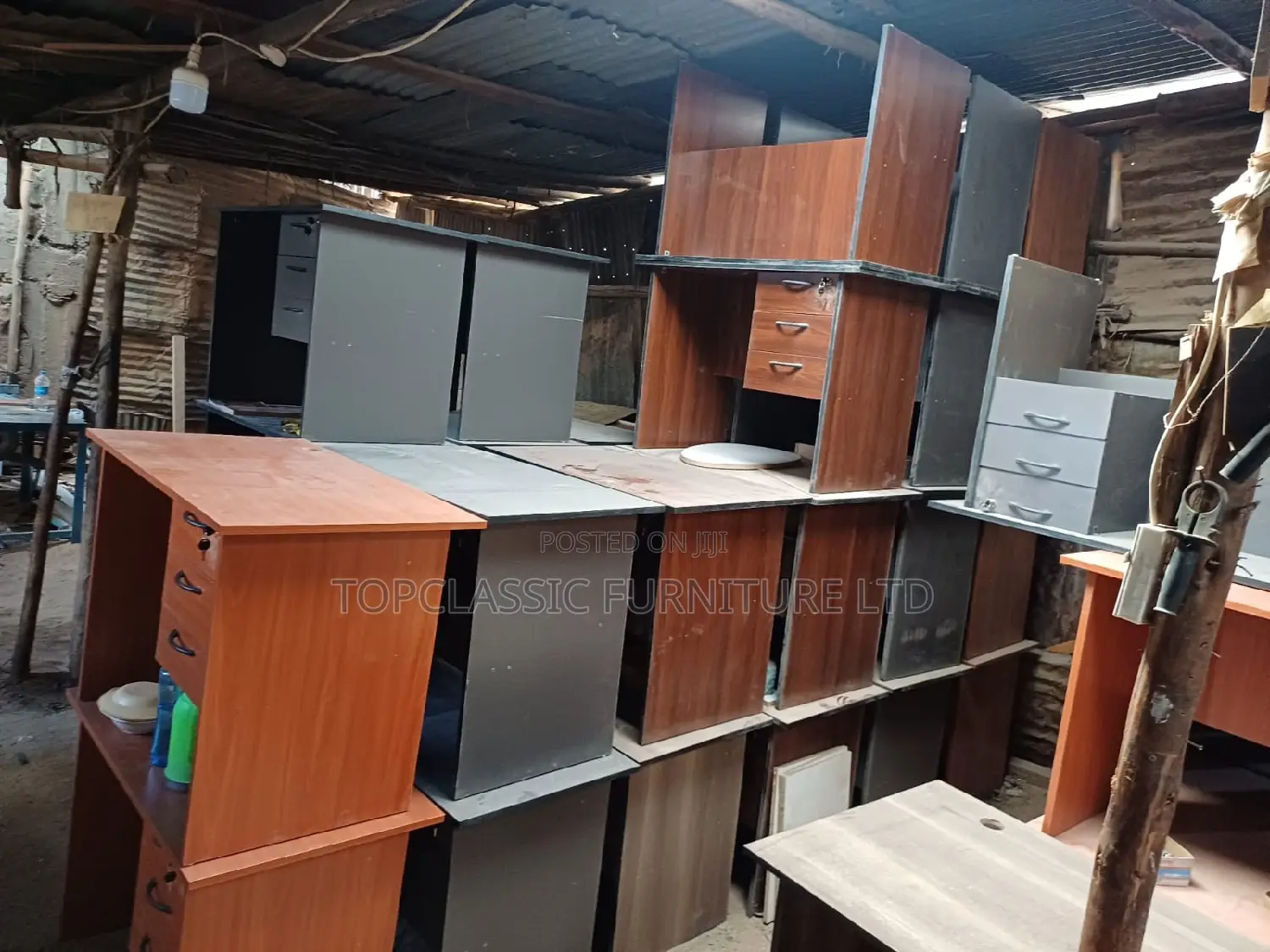 QUALITY OFFICE DESKS Available (Payment on Delivery)