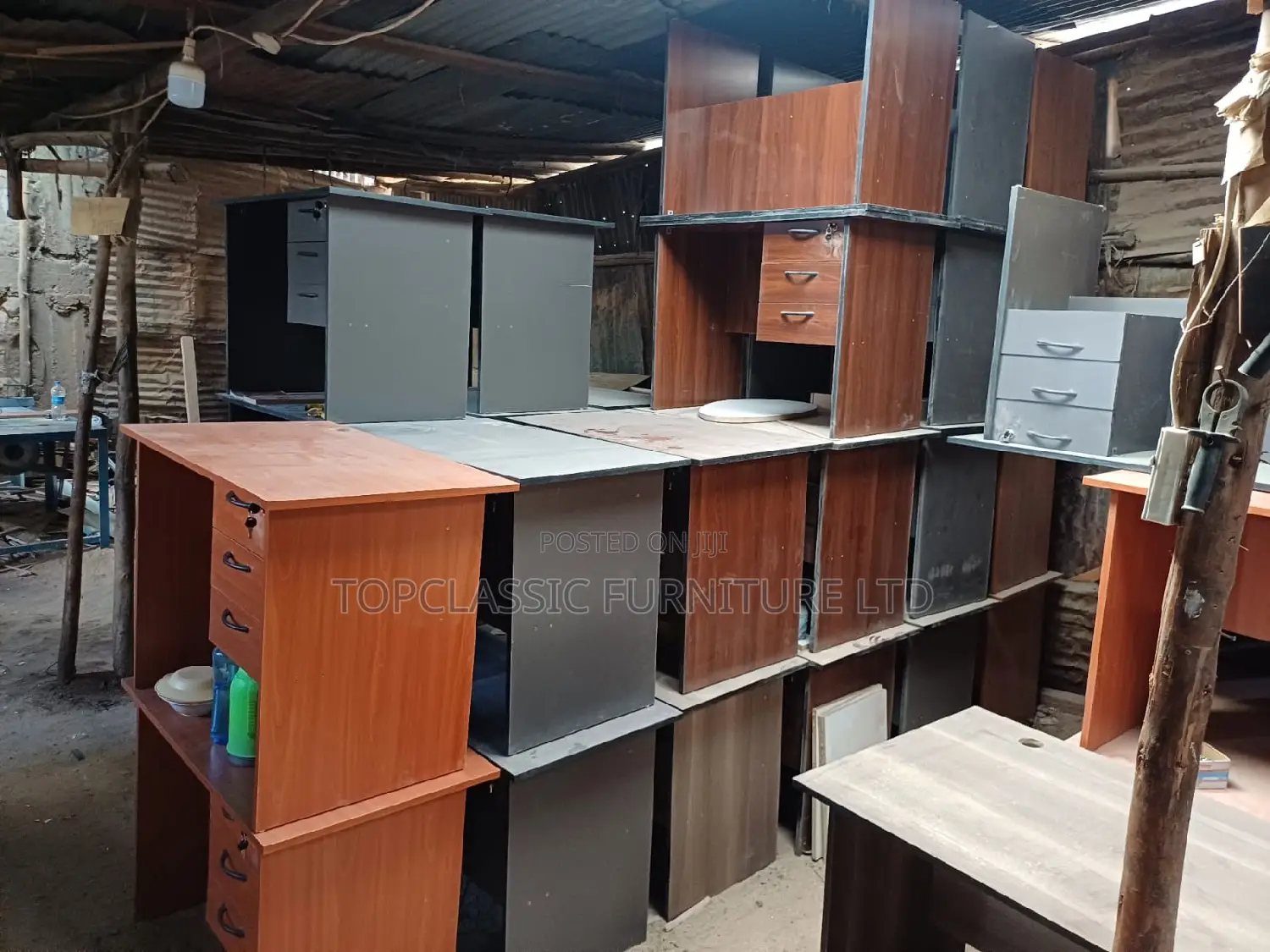 QUALITY OFFICE DESKS Available (Payment on Delivery)