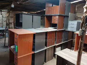 QUALITY OFFICE DESKS Available (Payment on Delivery)