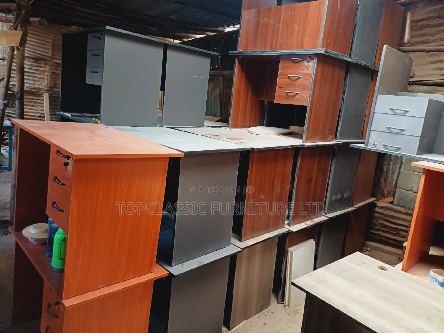 QUALITY OFFICE DESKS Available (Payment on Delivery)