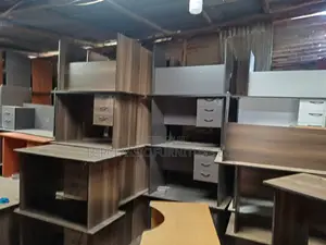 QUALITY OFFICE DESKS Available (Payment on Delivery)