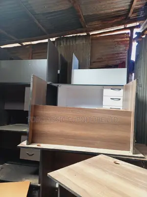 QUALITY OFFICE DESKS Available (Payment on Delivery)