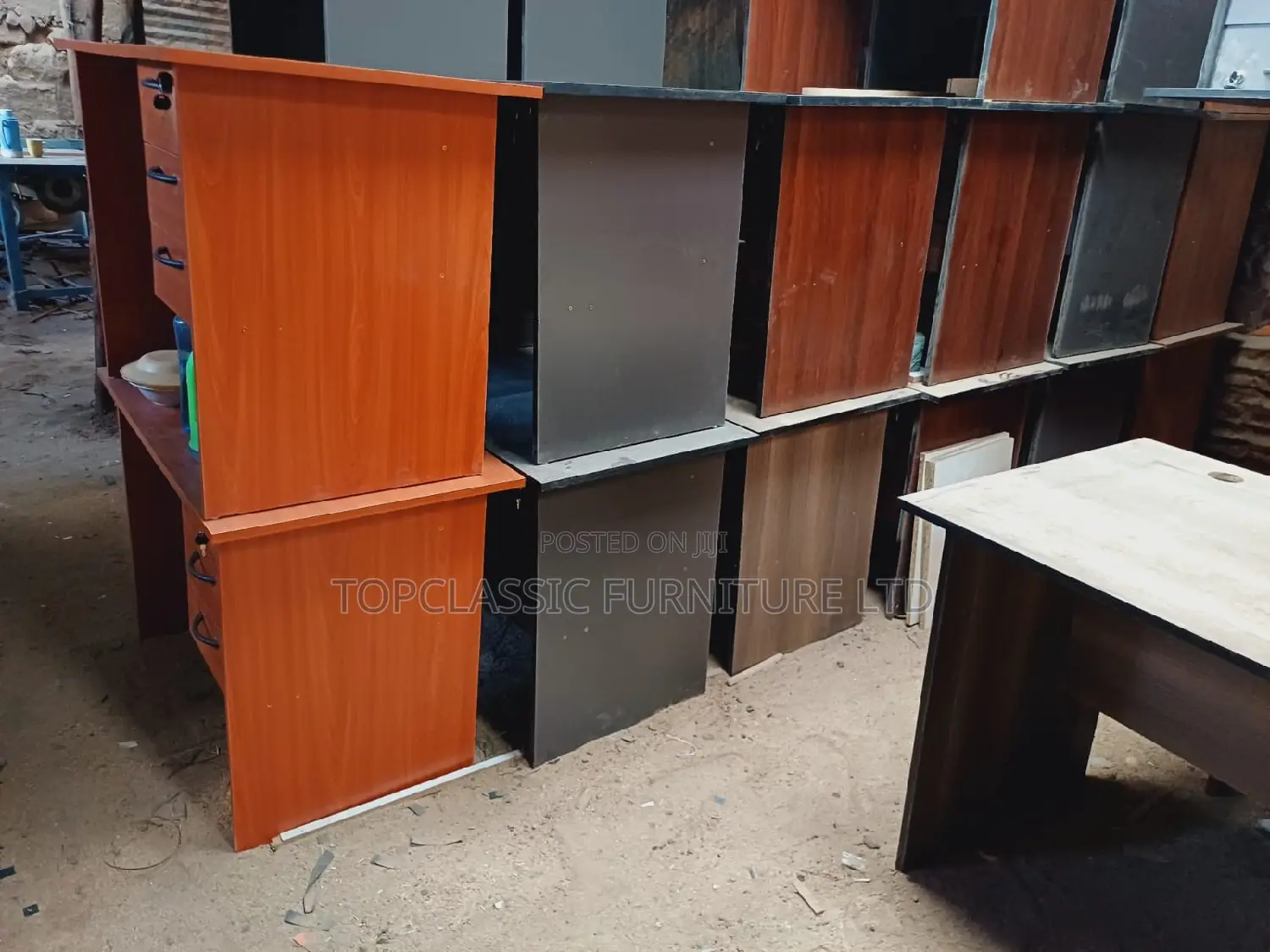 QUALITY OFFICE DESKS Available (Payment on Delivery)