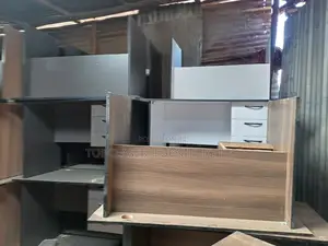 QUALITY OFFICE DESKS Available (Payment on Delivery)