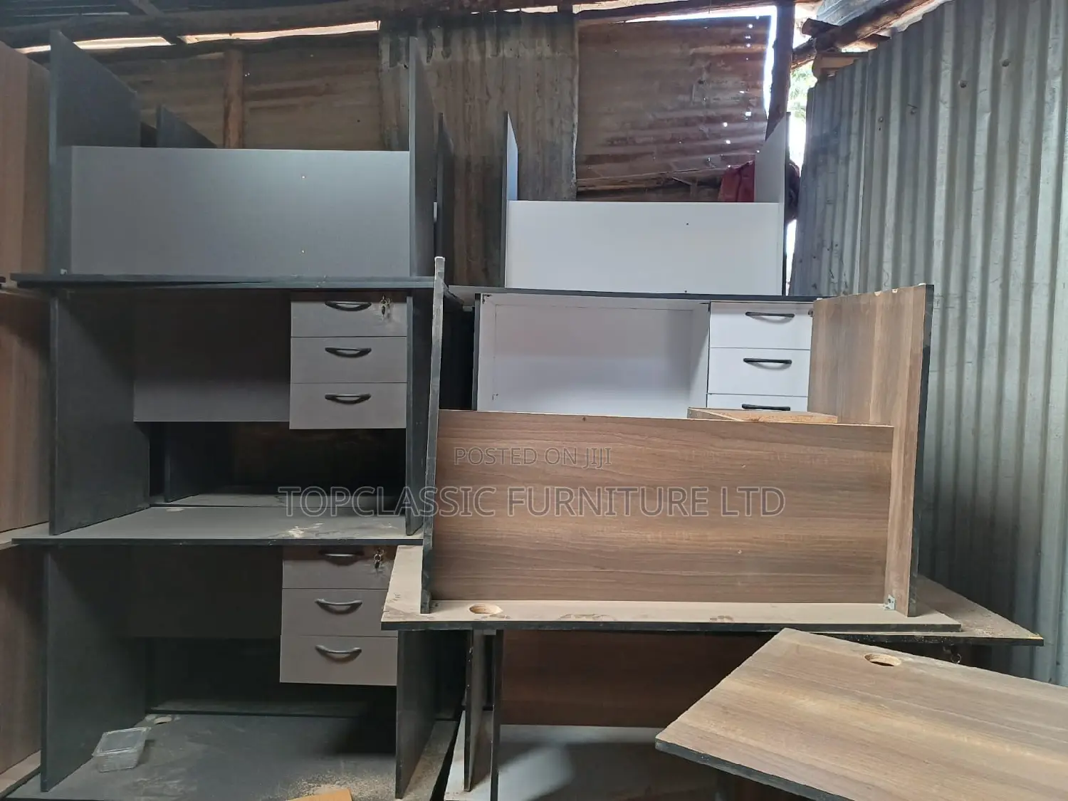 QUALITY OFFICE DESKS Available (Payment on Delivery)