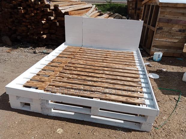 Pallet White 5x6 Bed