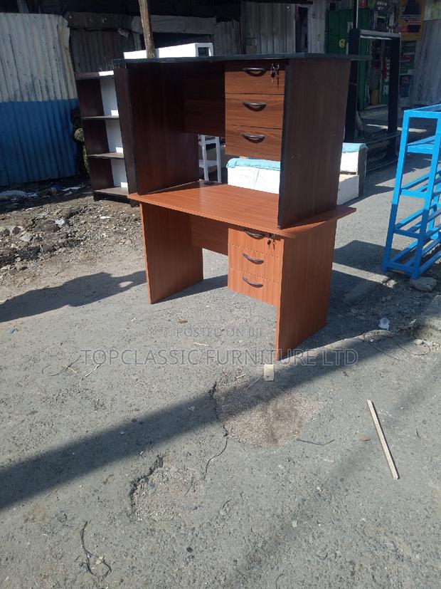 Quality Office Desk - main view
