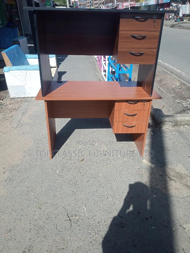 Quality Office Desk - main view