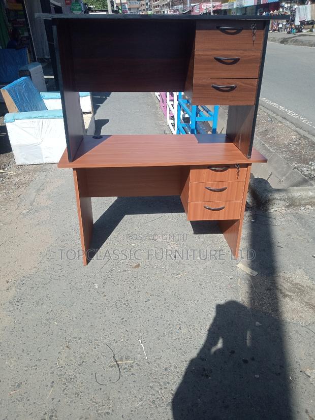 Quality Office Desk - main view
