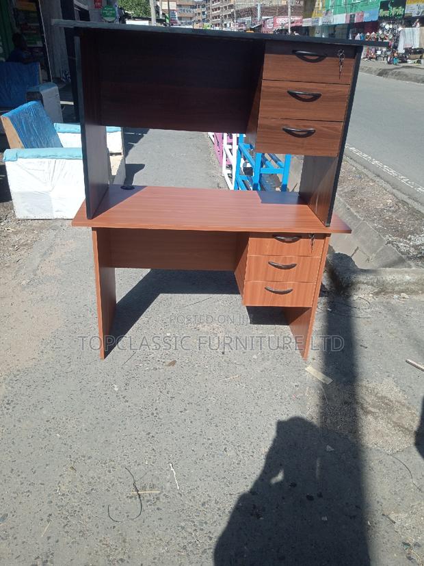 Quality Office Desk - main view