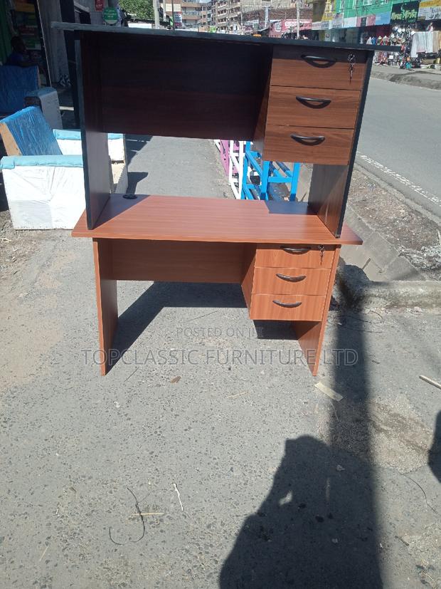 Quality Office Desk - main view