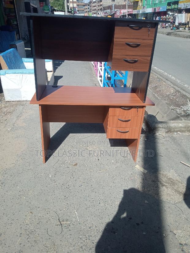 Quality Office Desk - main view