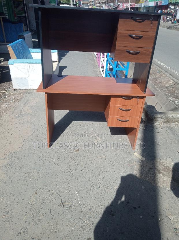 Quality Office Desk - main view